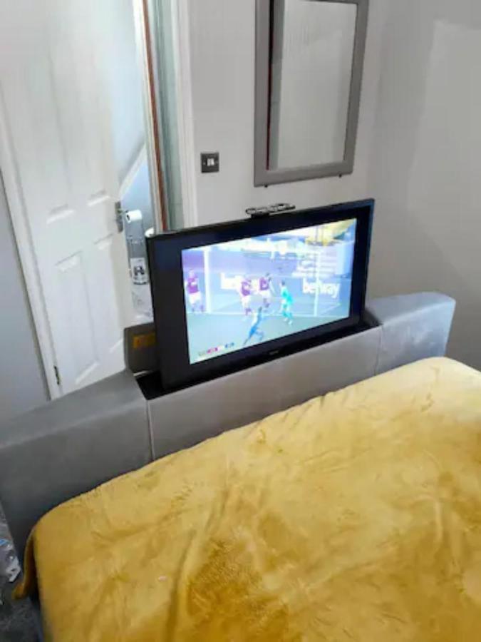 4 Bed Luxury Lodge With Hot Tub Near Lake District Warton エクステリア 写真