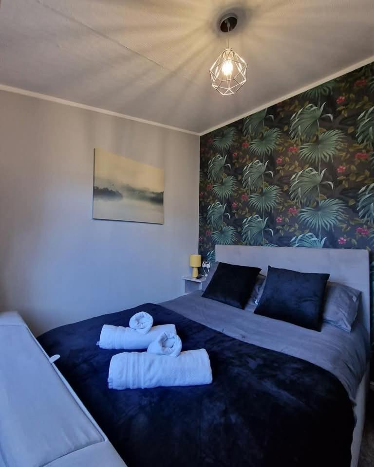 4 Bed Luxury Lodge With Hot Tub Near Lake District Warton エクステリア 写真